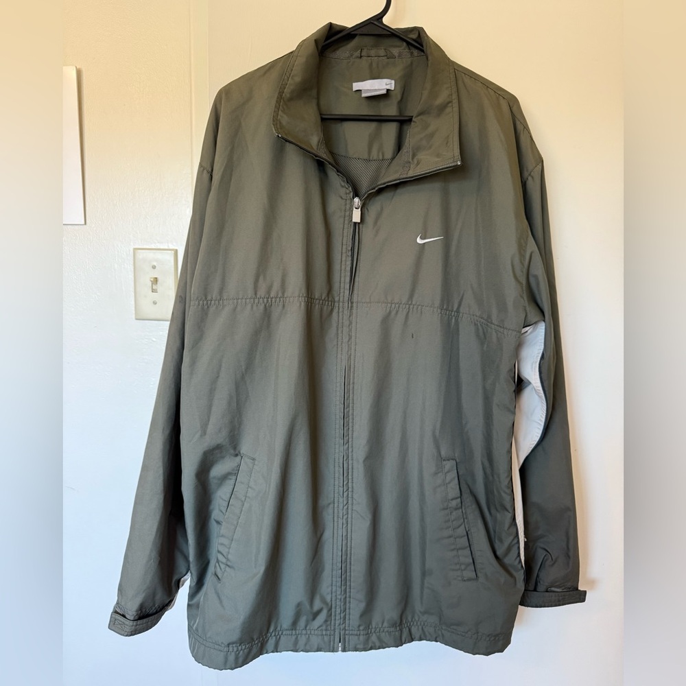 Vintage Nike 72 Men's Olive Green Windbreaker Jacket